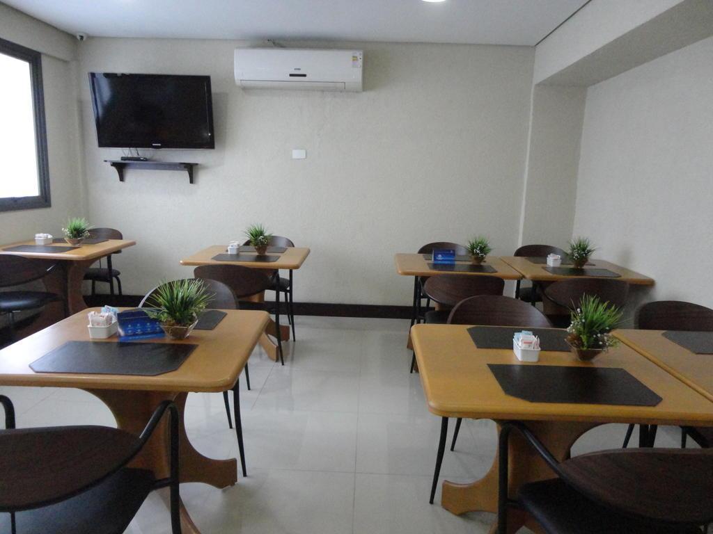 Master Express Moinhos De Vento Hotel Porto Alegre Exterior photo